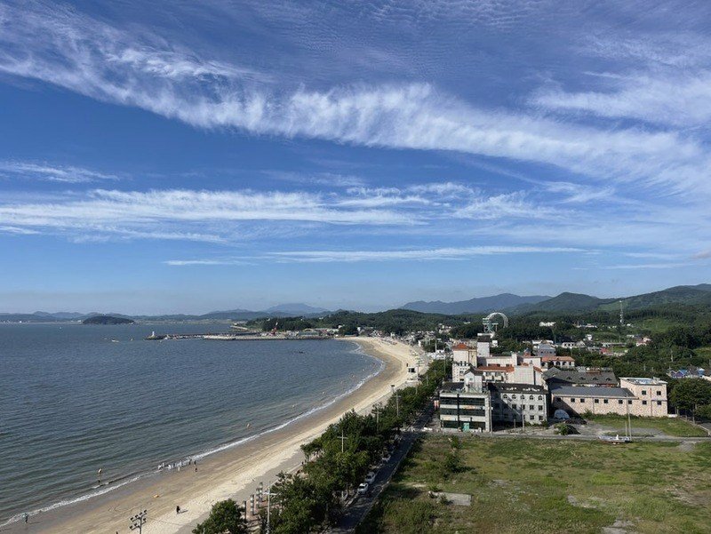 비체팰리스 객실 베란다에서 본 무창포해수욕장